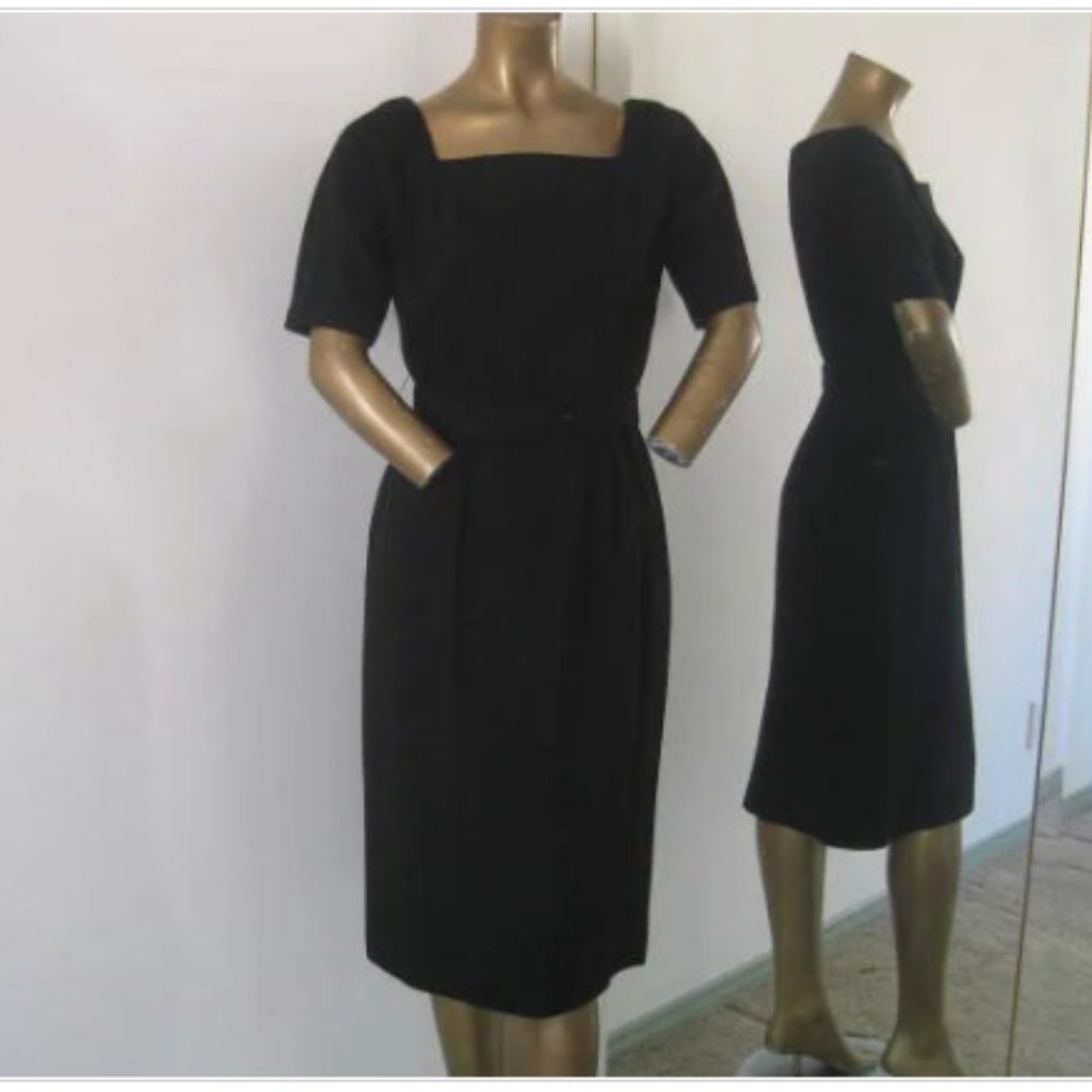 Vintage wiggle dress with belt - excellent condition